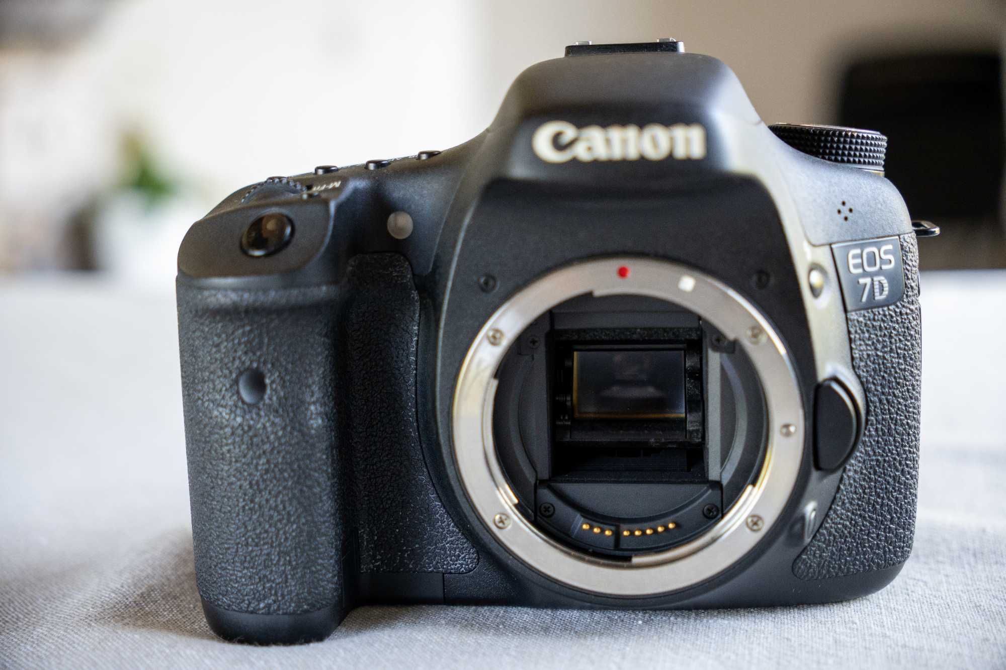 Продавам Canon EOS 7D