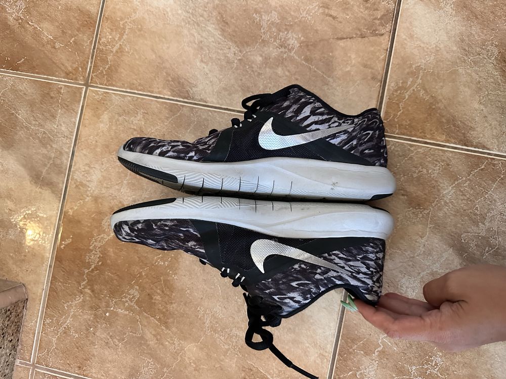 Маратонки Nike 36