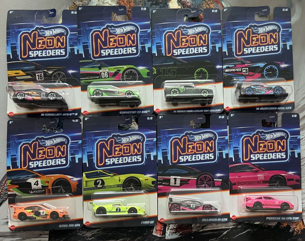 Hot Wheels Neon Speeders – Комплект от 8 броя (нови)