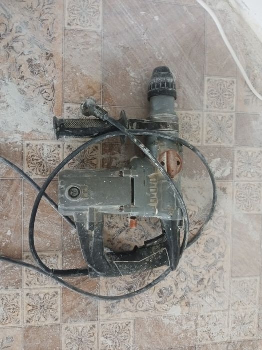 Перфоратор, отлично работает,пашет как трактор