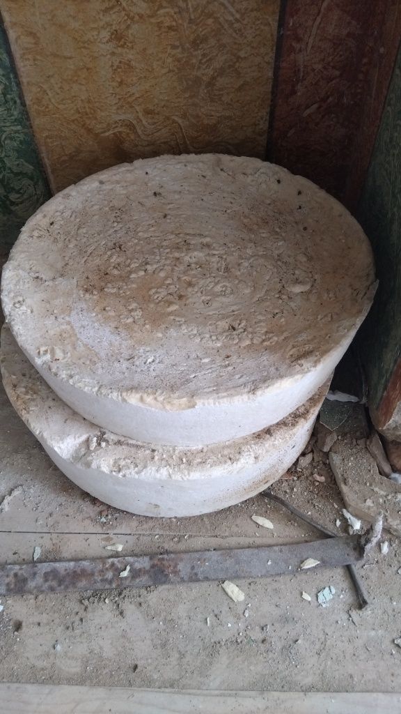Vand săpun de casa.