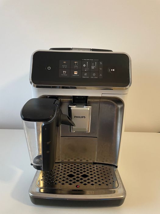 Philips Seria 2300
EP2333/40 cu sistem LatteGO - GARANȚIE  2027‼️