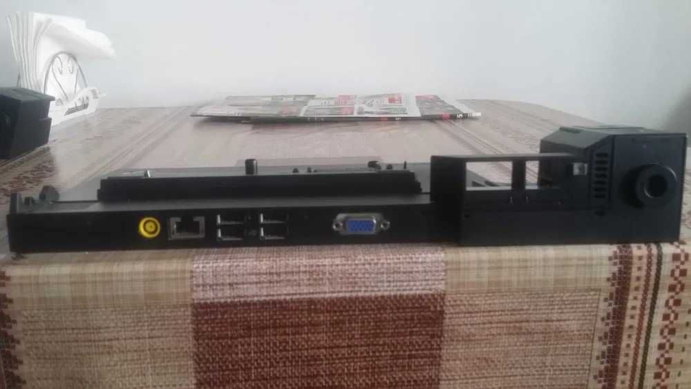 Dock Station pentru laptop Lenovo