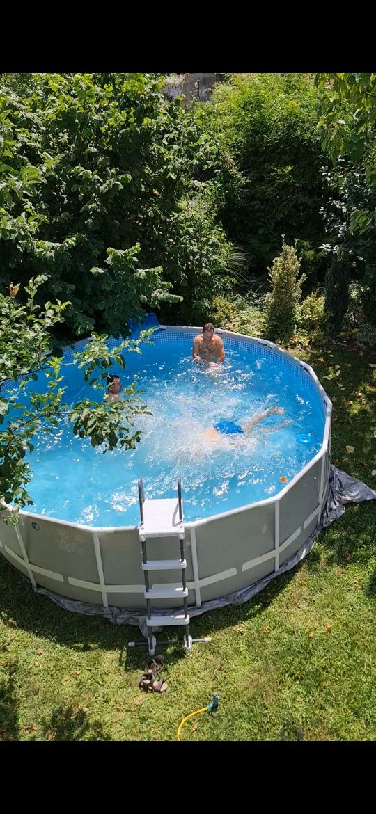 Piscină de 4 m diametru cu filtru de nisip intex