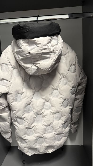 Елегантно зимно яке Moncler VIP