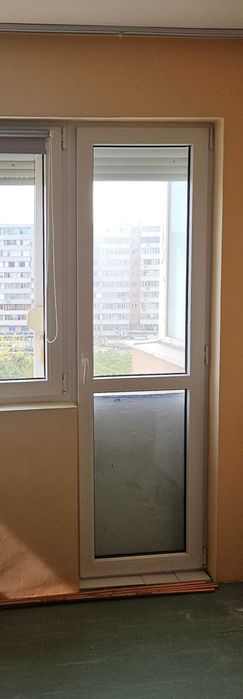 Ușă pvc balcon sticla