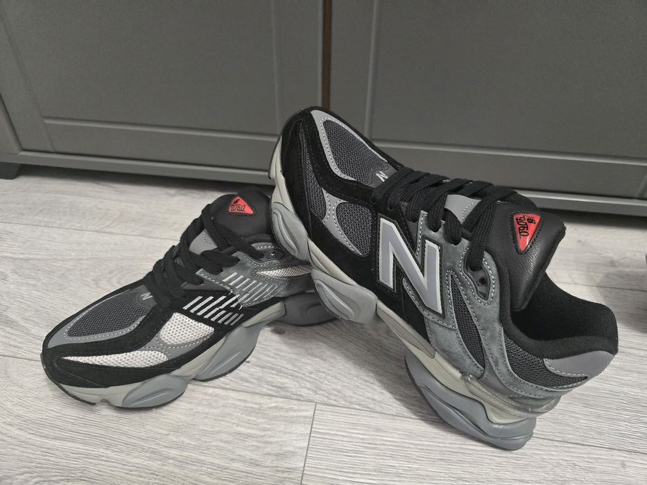 New balance 9060 nr 43 int 27,5 cm preț 350 lei