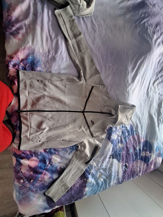 Оригинален анцуг Nike L - горнище и долнище, отлично състояние