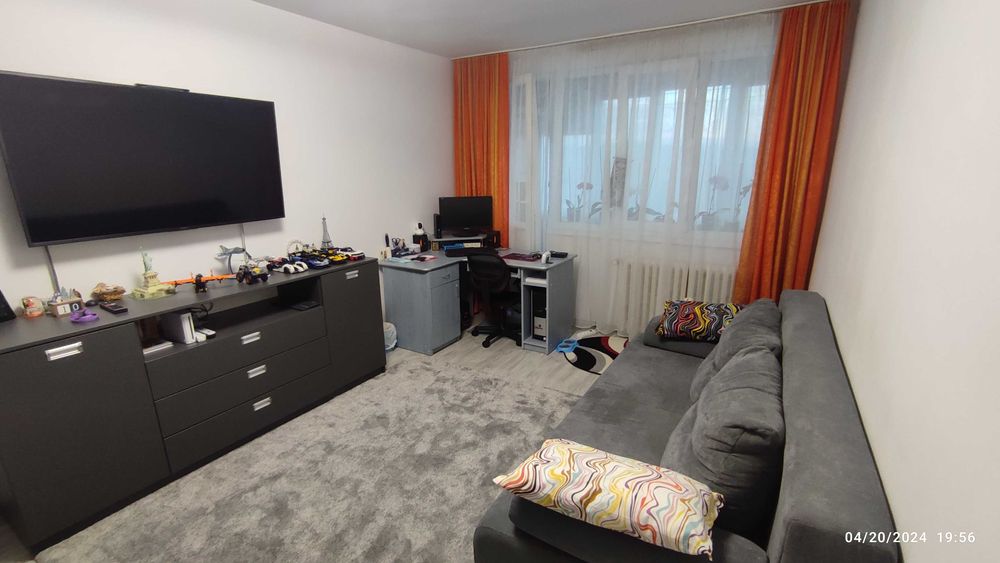 Proprietar, vand apartament 2 camere, decomandat, langa Astoria.