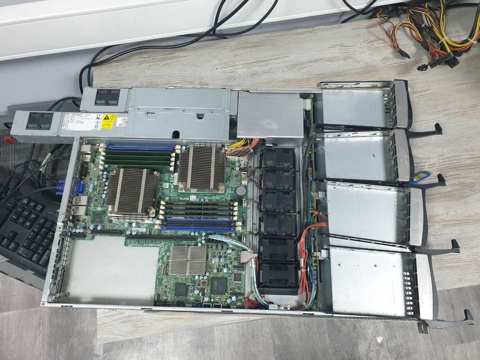 Сервер Supermicro X8DTU