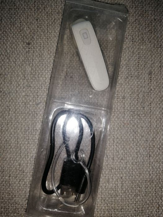 Продавам блутут за телефон