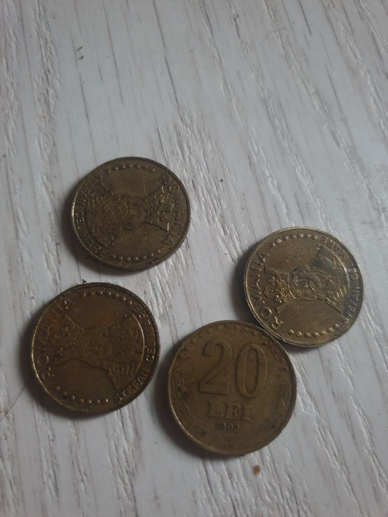 Vând moneda 50lei 1993 am și de 20 lei dar pt ceea ce vedeți în poze