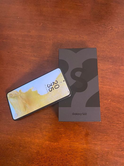 Смартфон Samsung  S22