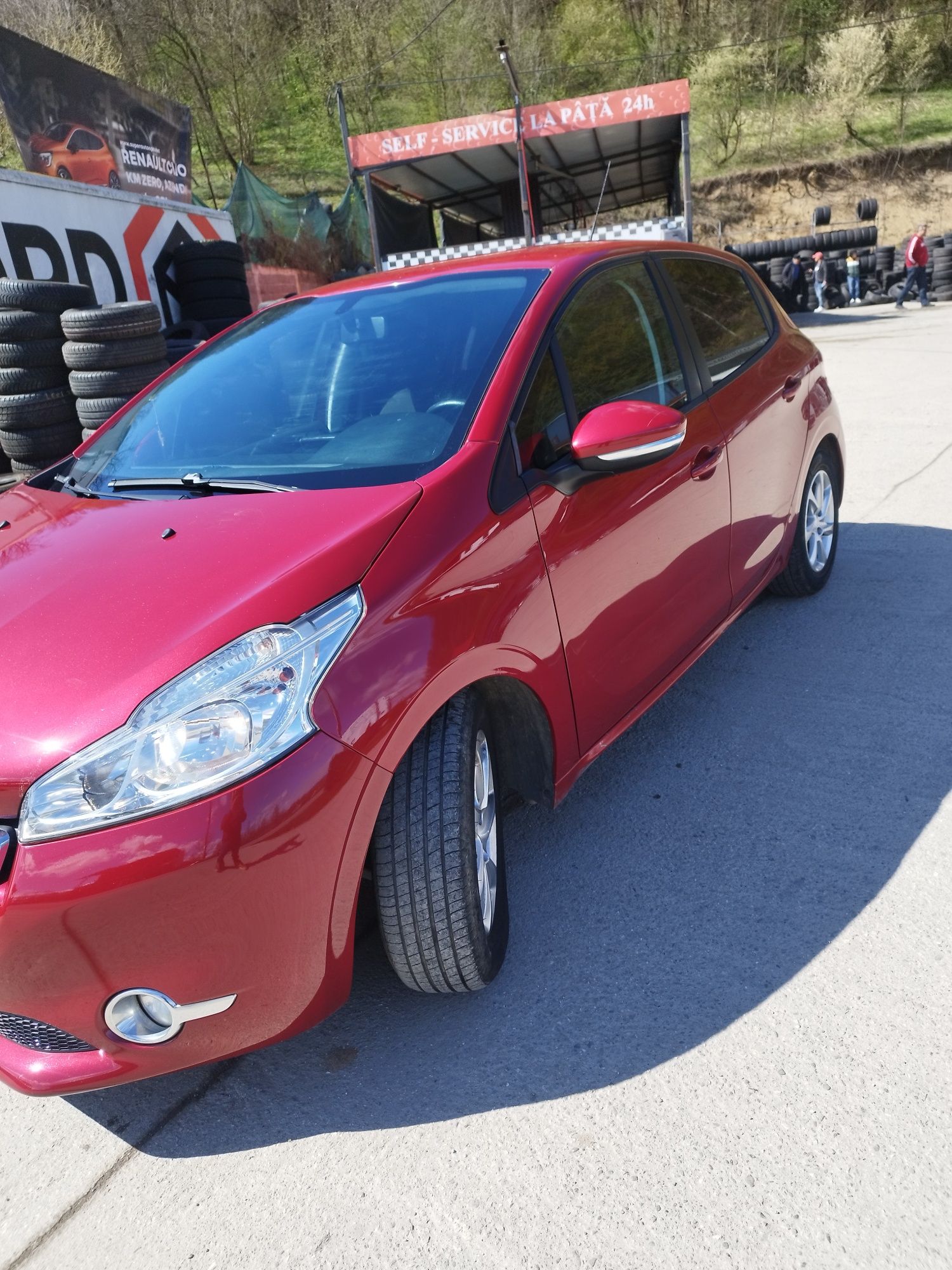 vind Peugeot 208 1,4 hdi 2014