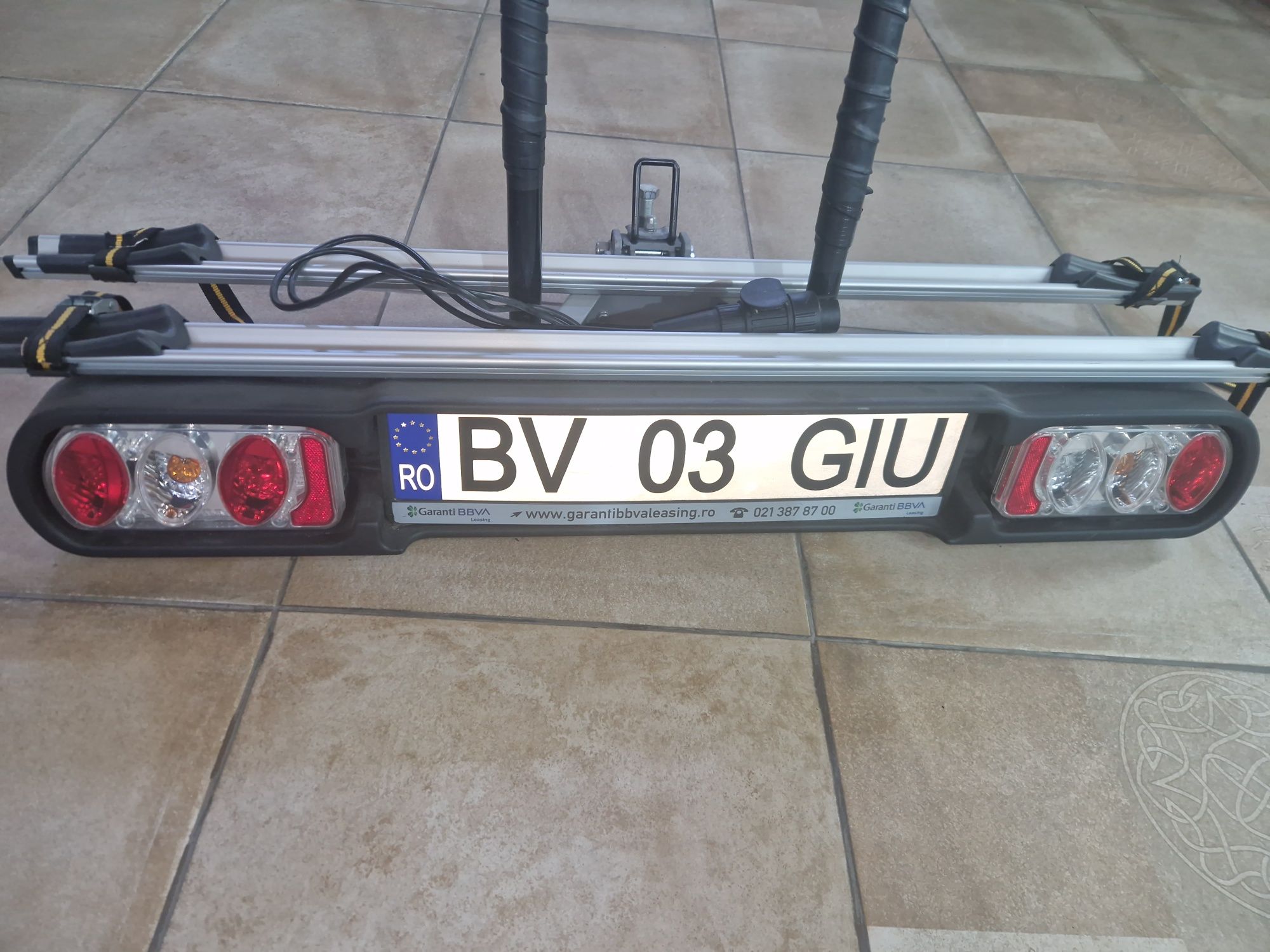 Suport bicicletă pe cârlig rabatabil