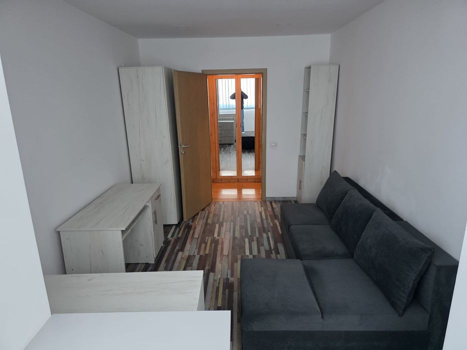 Inchiriez apartament 3 camere,2 bai, central, B.dul Grivitei, Brasov