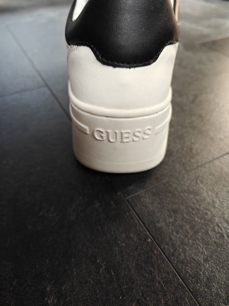 Adidasi Guess dama noi