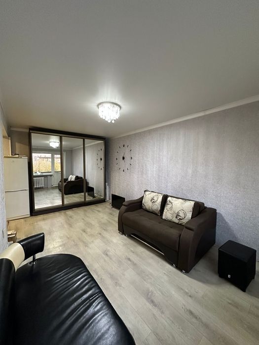 Продам 2-х комнатную квартиру в центре