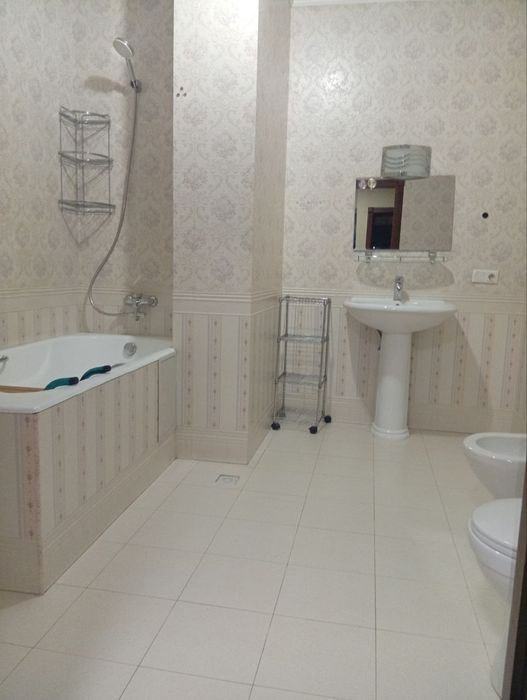 Аренда Ховли Юнусабад.Можно под офис!