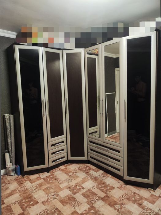 Продам угловой шкаф