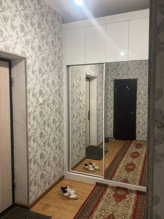 Навои шахрида квартира сотилади 1 этаж 1 хона Офис учун зур жой