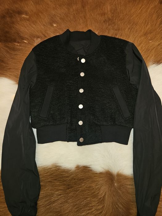 Vand geaca scurta  noua de dama S Vagabond