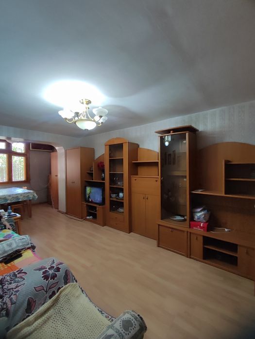 БИЙ 3 комнатная квартира продается Метро Горький Саёхат Севастопольска