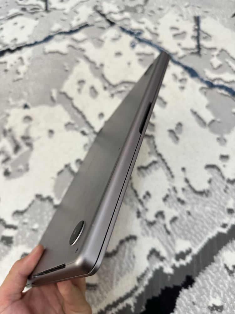 Macbook Pro M2 pro 16Gb Ram
