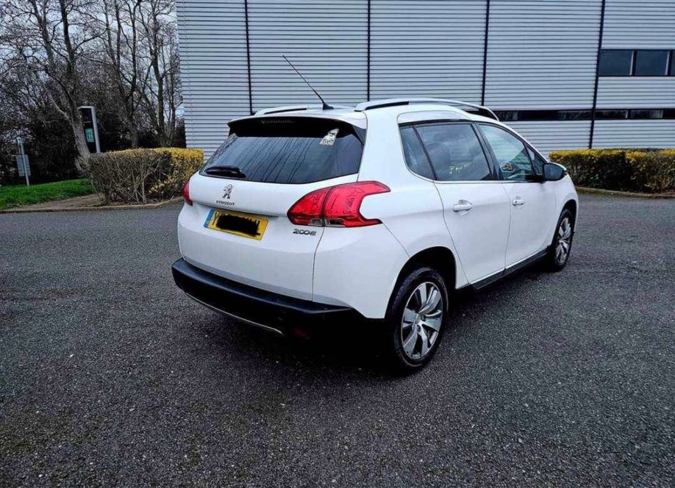 Stopuri triple Peugeot 2008