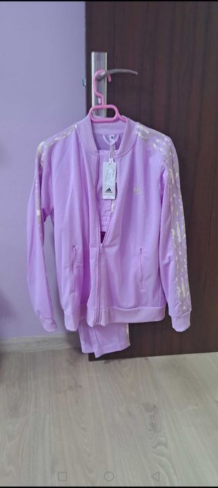 Дамски спортен екип