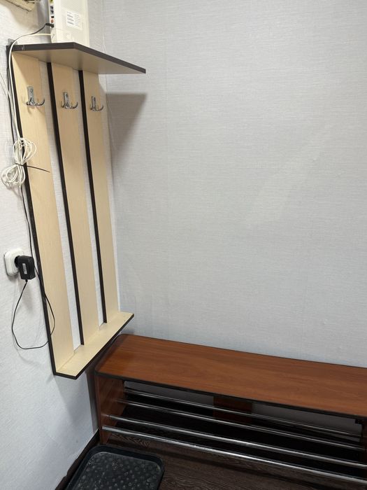 Продам прихожую и обувницу