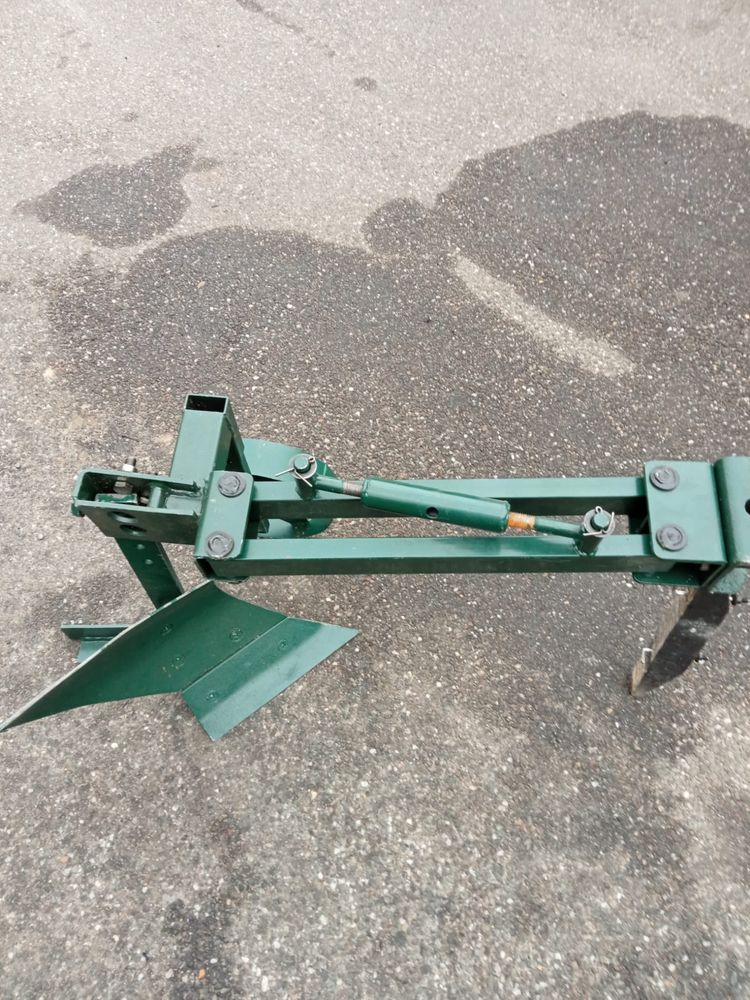 Plug reglabil pentru motocultor