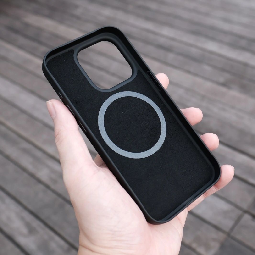Силиконов кейс зс Iphone 15 pro max

The Bare Case - for iPhone 15 Pro