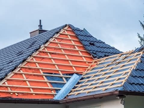 Reparatii de urgenta la acoperisuri
