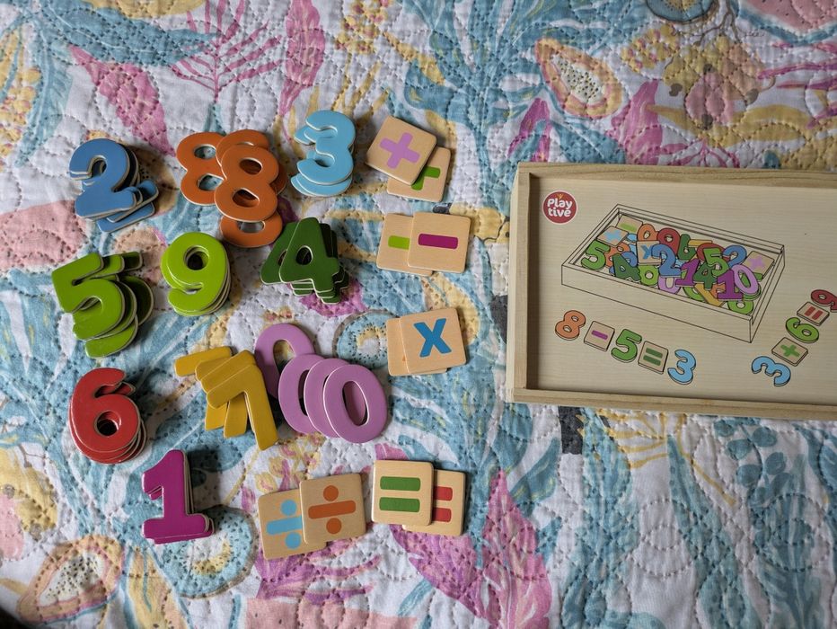 Set jocuri cu litere si numere