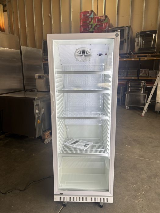 Frigider cu use de sticla.