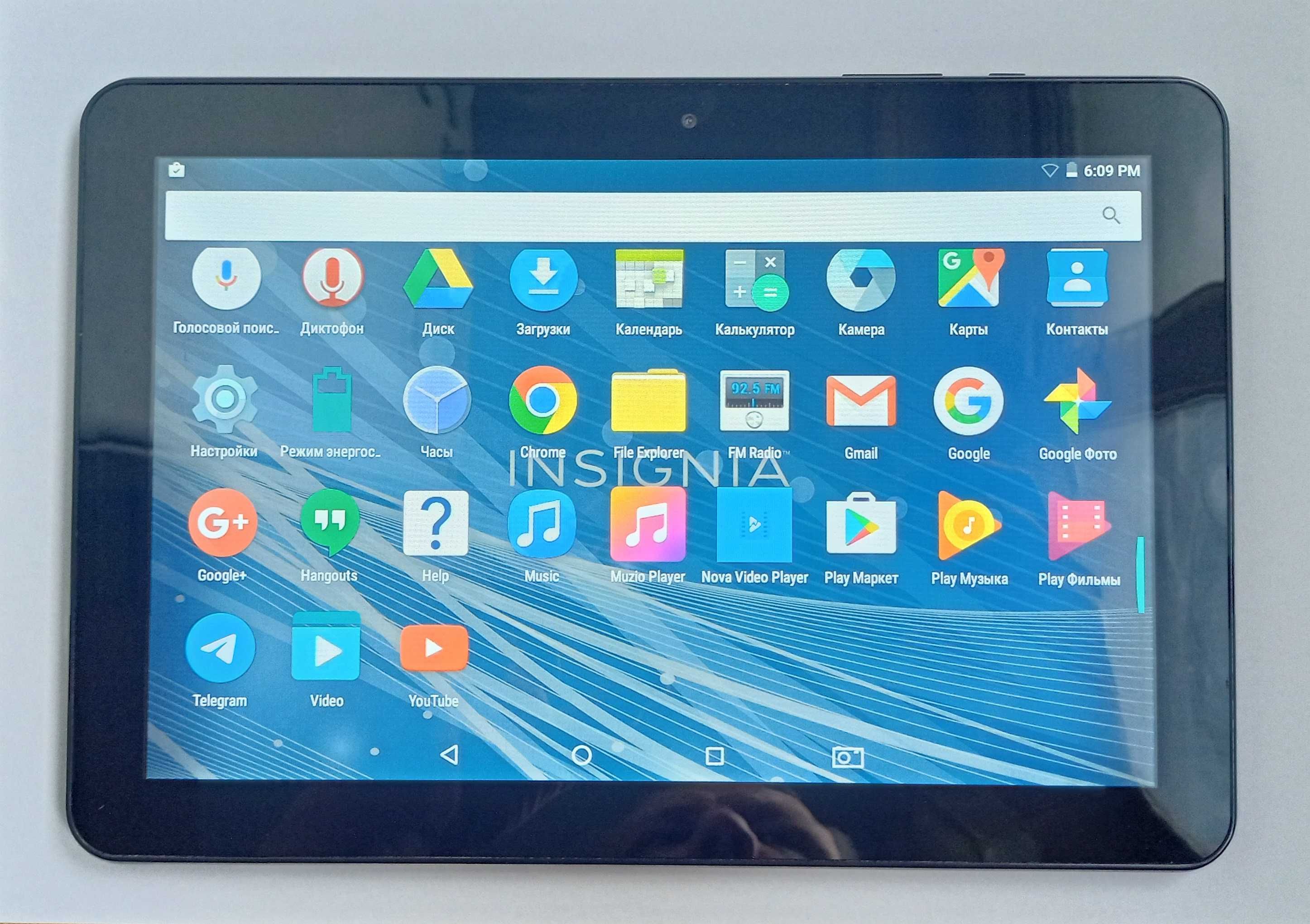 Планшет INSIGNIA.  LCD 10.1"  RAM 1 GB HDD 32GB, в хорошем состоянии