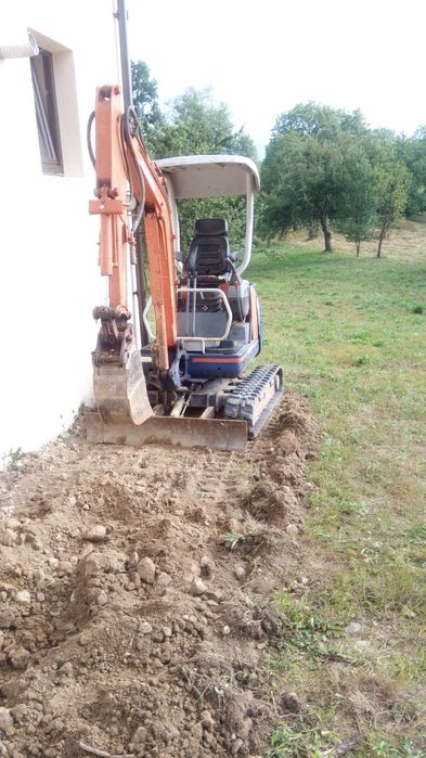 Închiriez miniexcavator și basculă 3,5t