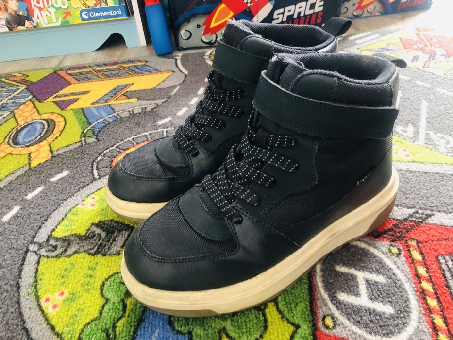 Боти HM за момче