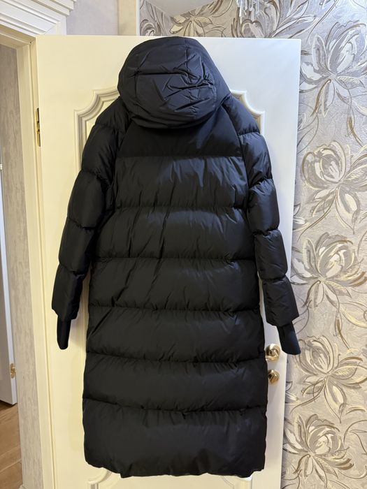 Продам пуховик Монклер новый