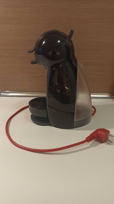 кафе машина с капсули Delonghi dolce gusto piccolo