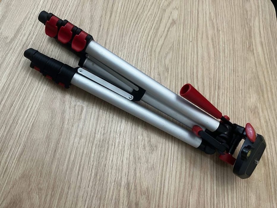 Videoproiector, usor de transportat, la tara, la chaping, etc. 400 lei