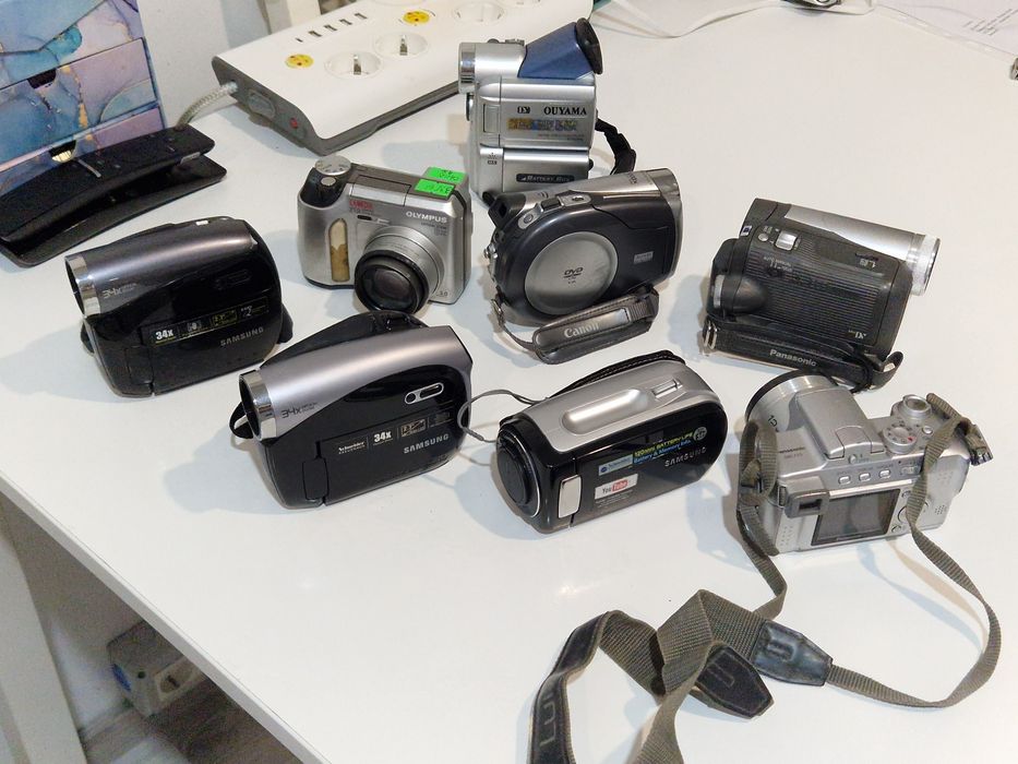 Aparat  / camera foto- video digitala fara accesorii