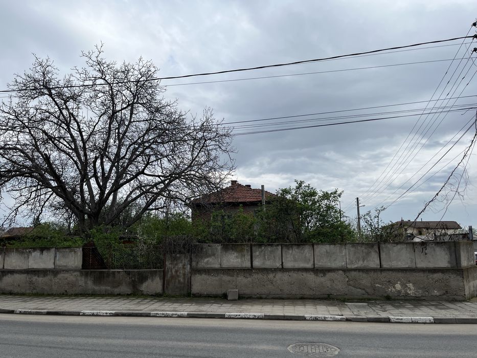 Продават се два съседни имота на главен път – с. Стряма