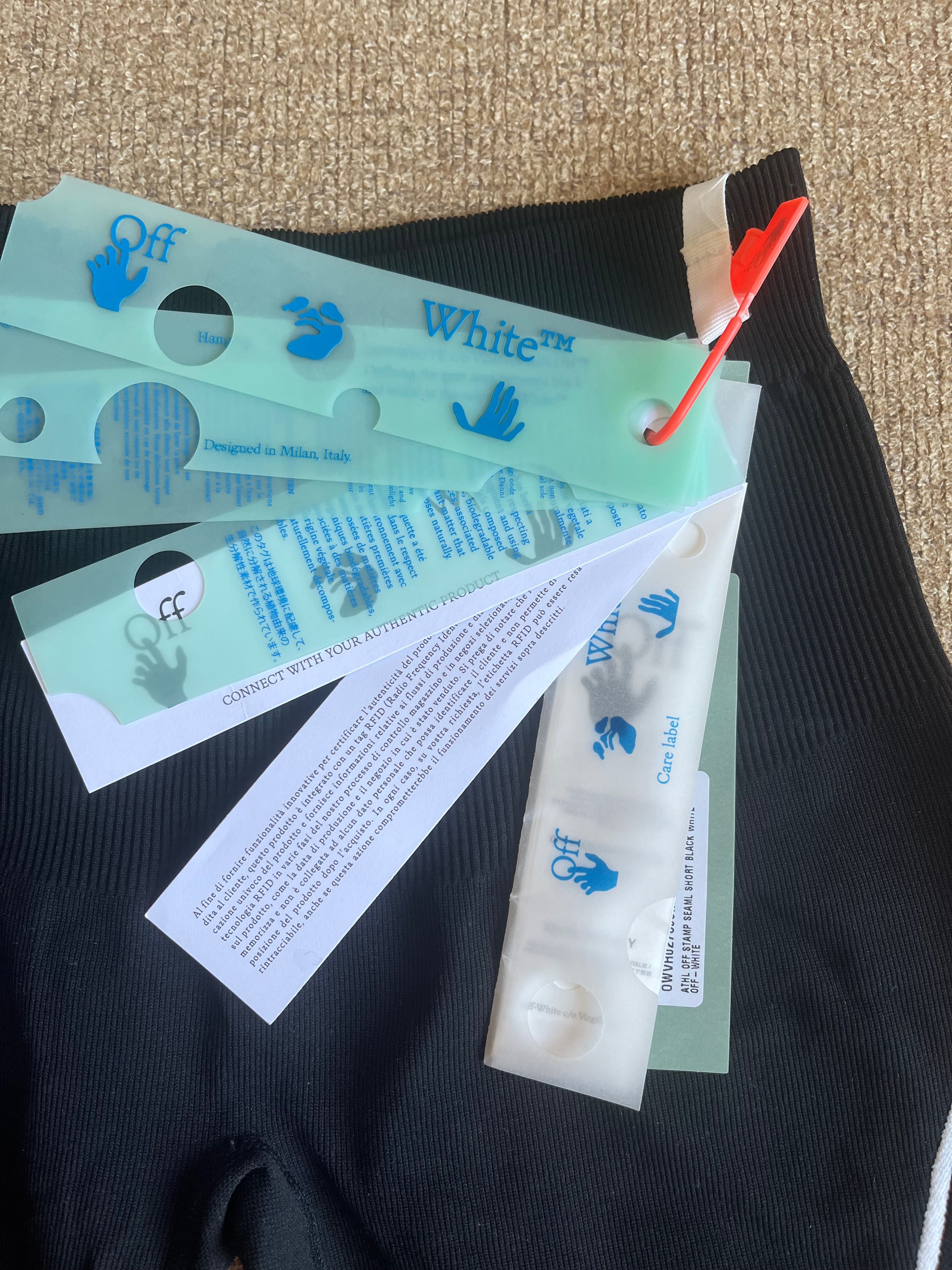 Off white/ Alo yoga
