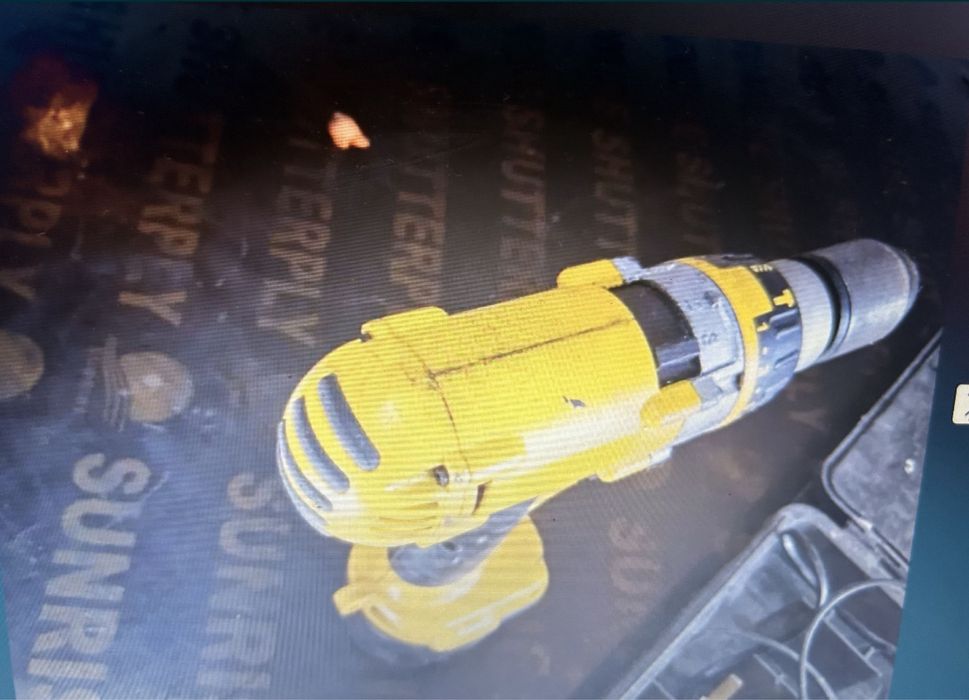 Девалт Dewalt винтоверт с две перфектно здрави батерии