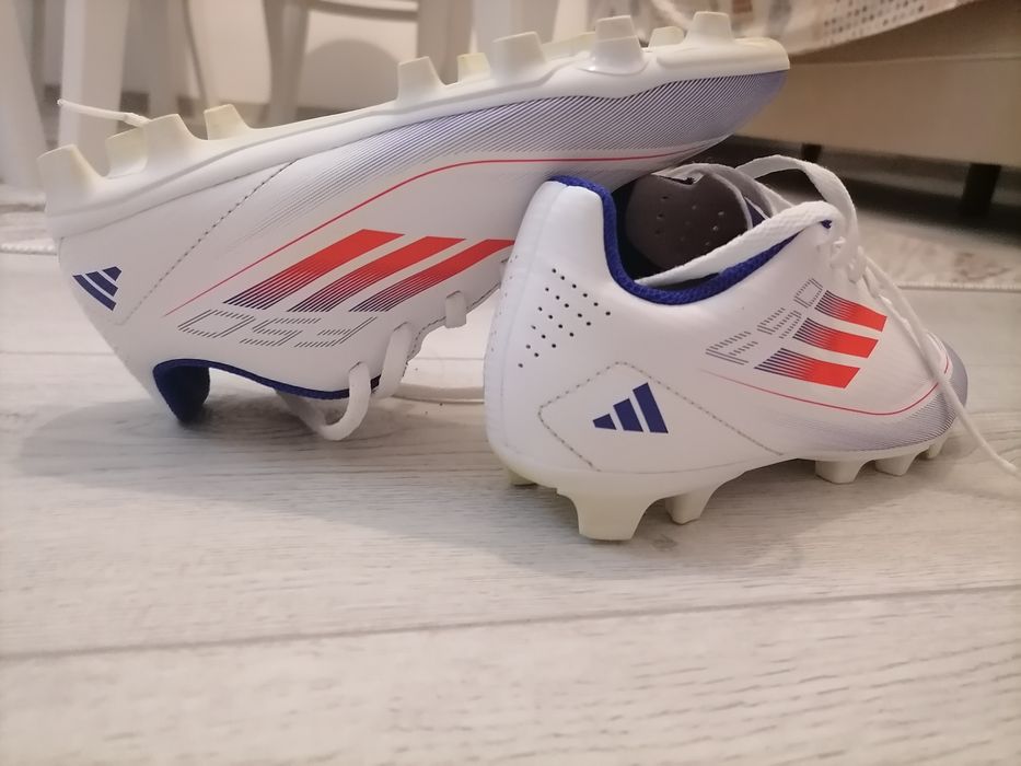 Футболни бутонки F50