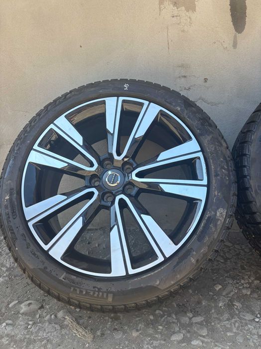 Set 4 anvelope Pirelli SotoZero 235 45 R19 ci385