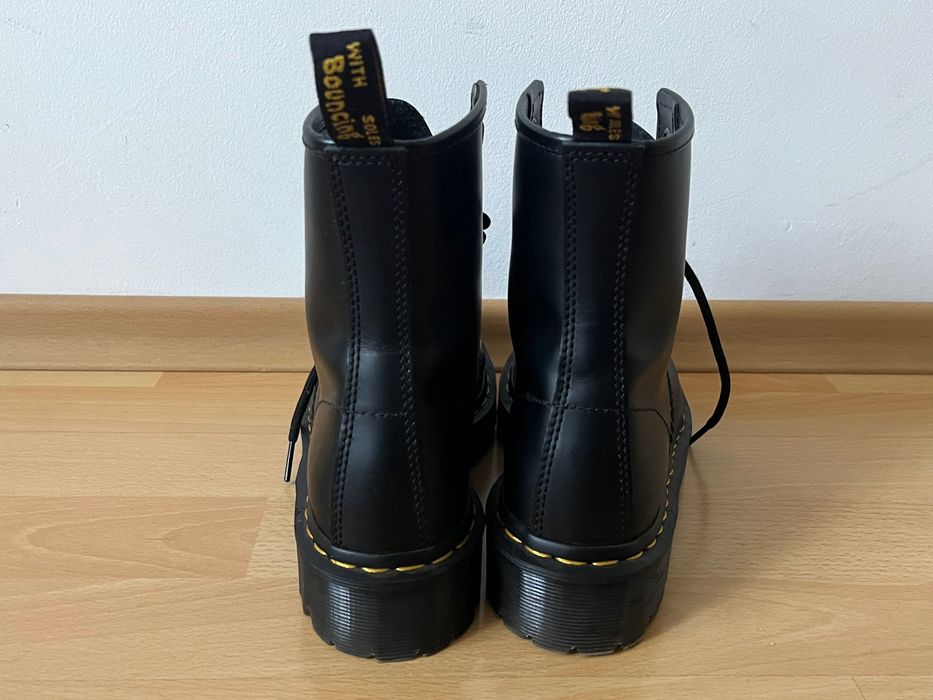 Черни кубинки Dr. Martens