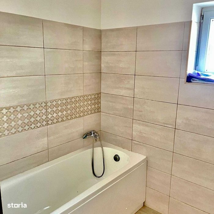 Apartament 2 camere Tractorul-Coresi,decomandat,,liber,131900 Euro